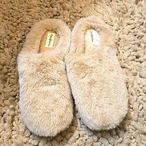 New‎ Dearfoams Women's L 9-10 Beige Fuzzy Slippers Quilted Memory Foam Insole